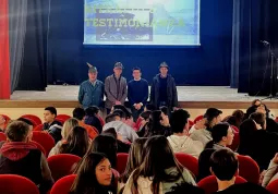 Per inziativa del Comune  del Gruppo Ana,  incontro con gli studenti delle classi di terza media in occasione della proiezione del cortometraggio “2 febbraio 1945” che racconta l’Eccidio della Candelora